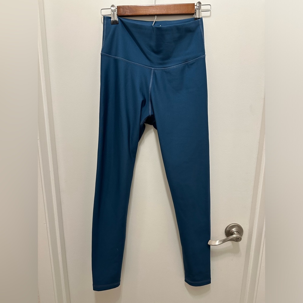Aritzia TNA fleece Leggings - Picture 2 of 4